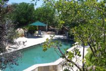 bluff side pool has stunning views to west
